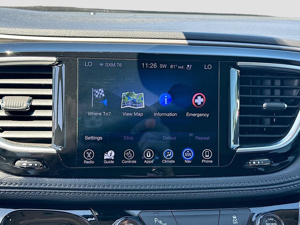 Used 2017 Chrysler Pacifica Limited w/ UConnect Theater Package FWD image 13