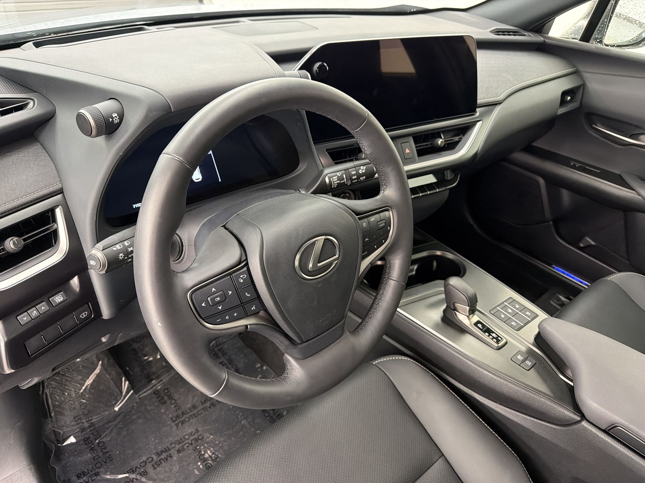 Used 2025 Lexus UX 300h FWD image 4