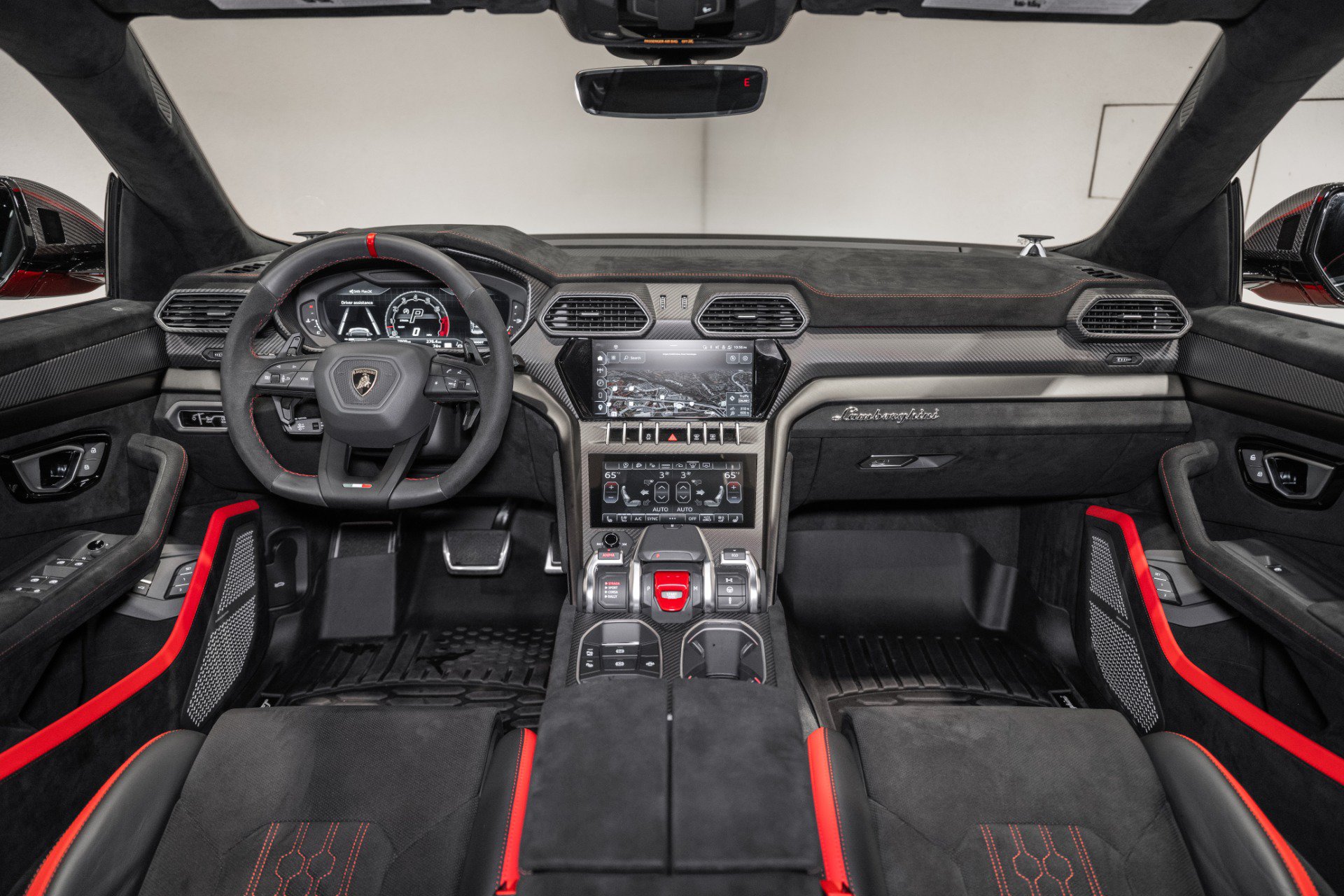 Used 2024 Lamborghini Urus Performante AWD/4WD image 28