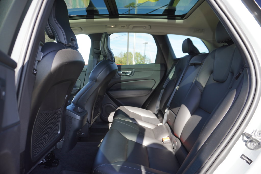 Used 2024 Volvo XC60 B5 Core AWD/4WD image 24