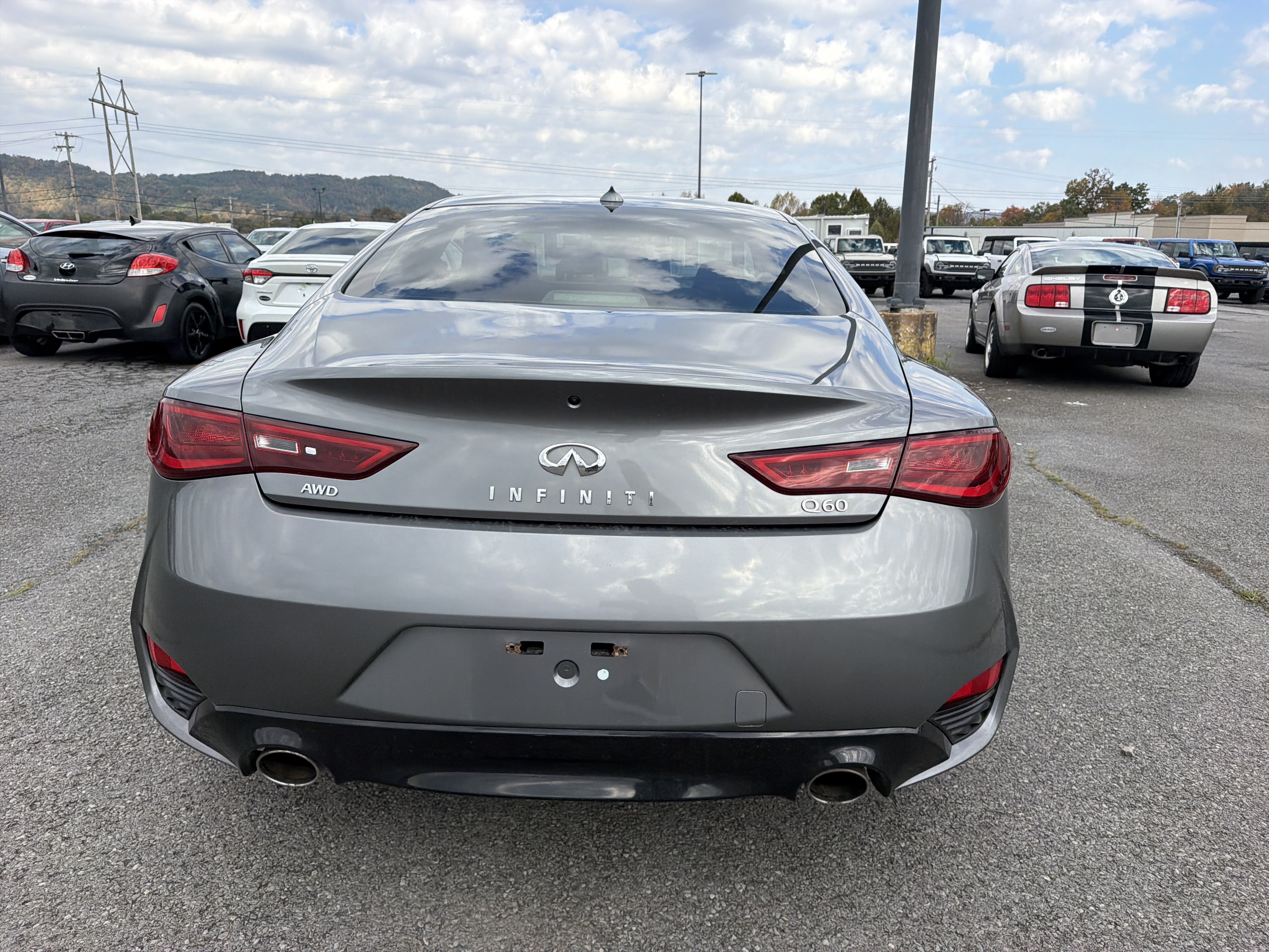 Used 2017 INFINITI Q60 2.0t w/ Premium Plus Package 2.0T AWD/4WD image 5
