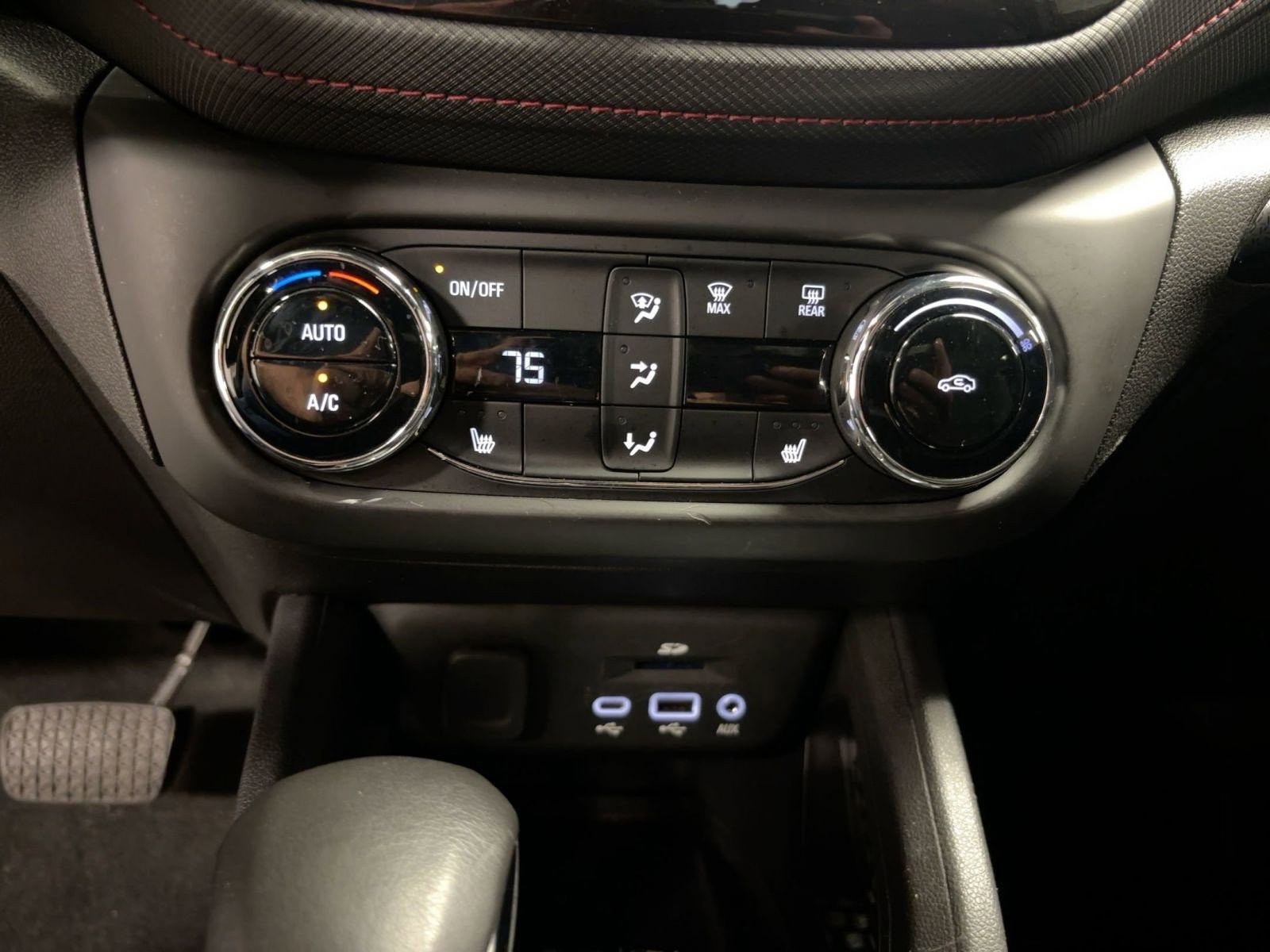 Used 2023 Chevrolet TrailBlazer RS w/ Technology Package image 18