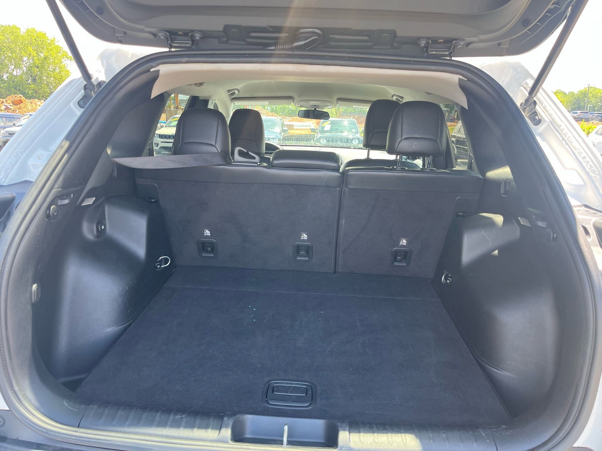 Used 2020 Jeep Cherokee Latitude Plus image 9