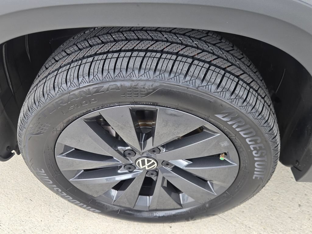 Certified 2024 Volkswagen Taos S FWD image 10