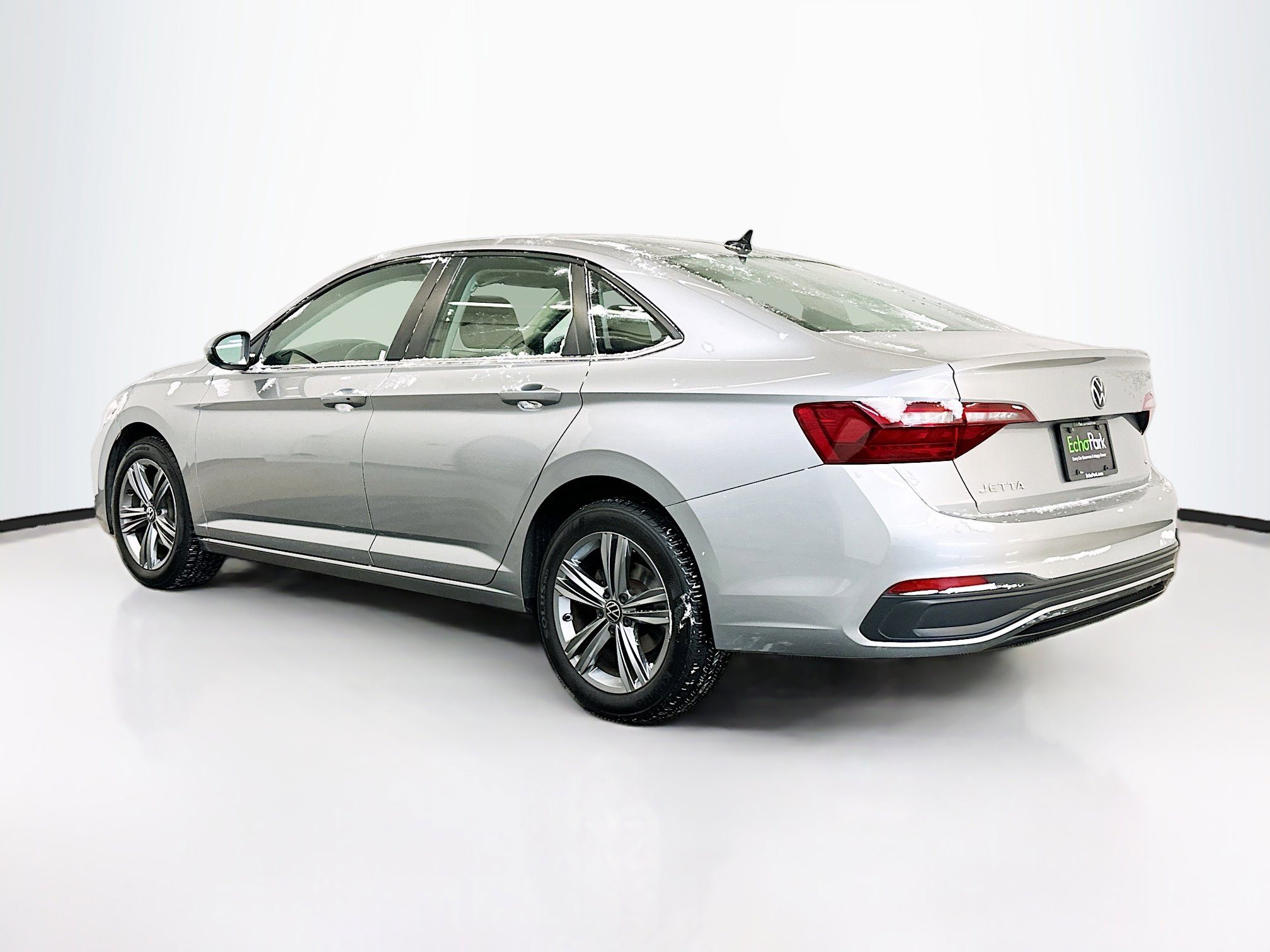 Used 2024 Volkswagen Jetta SE image 5