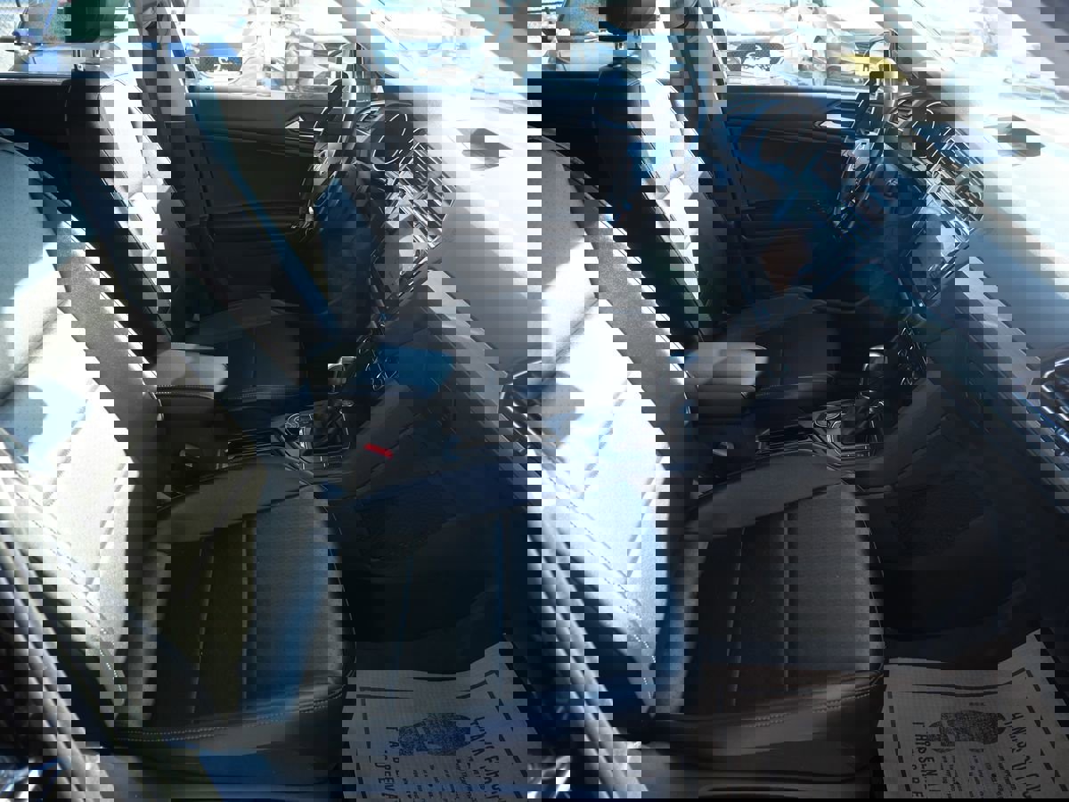 Used 2018 Volkswagen Tiguan SEL image 17