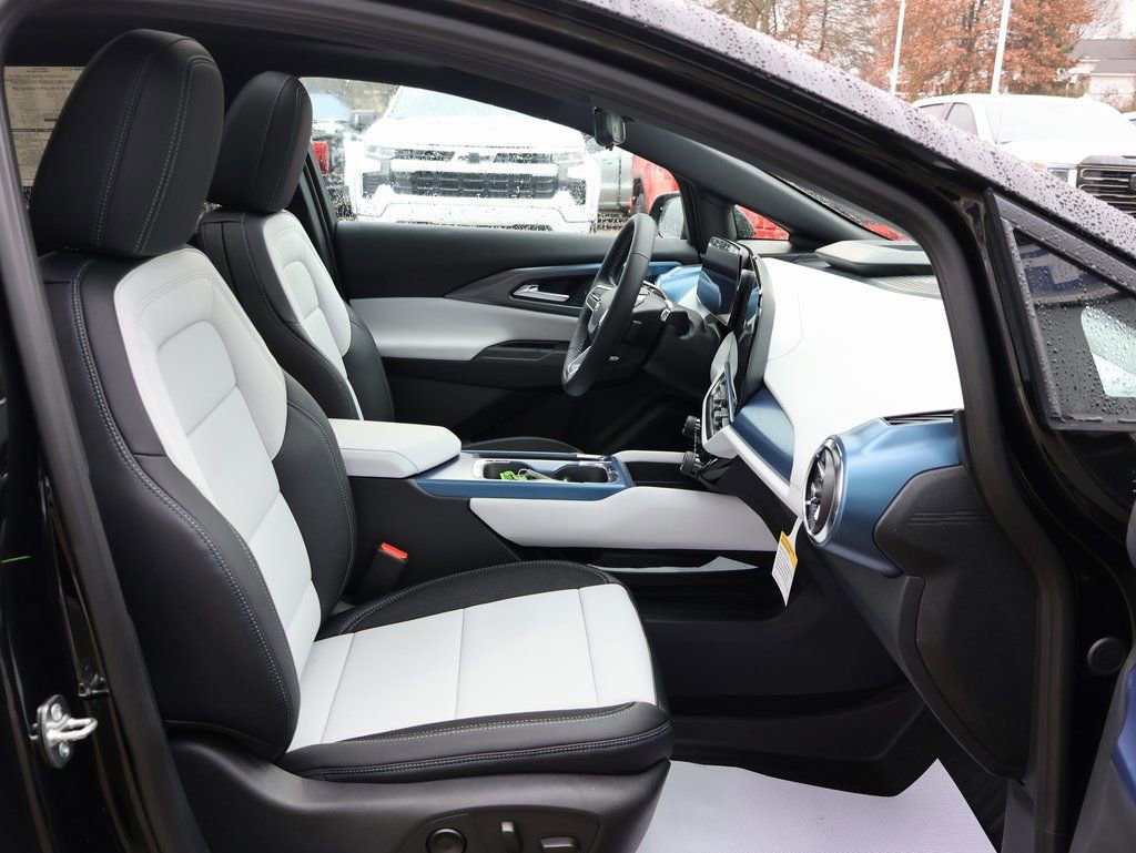 New 2026 Chevrolet Equinox EV LT w/ Convenience Package II FWD image 33
