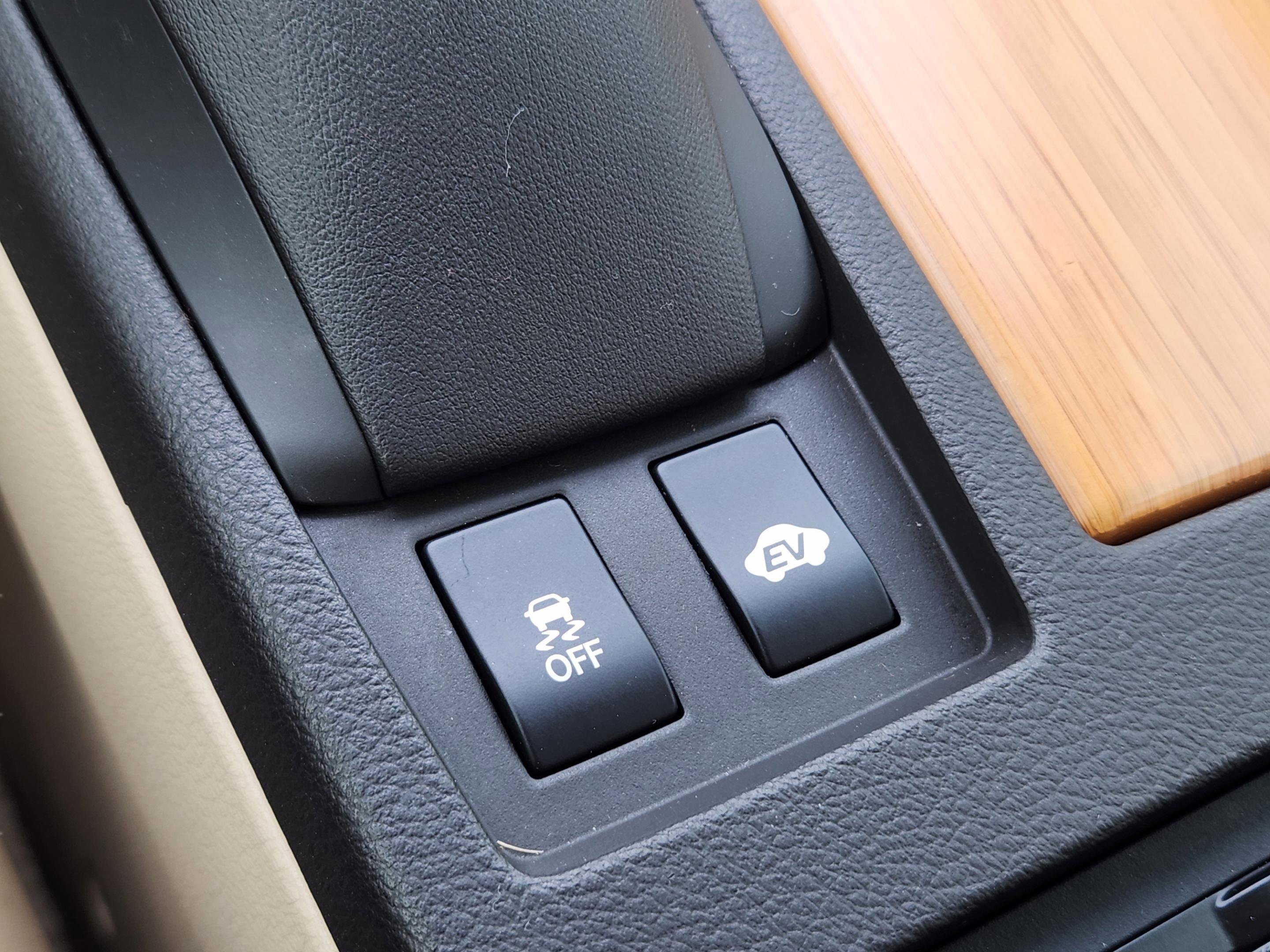 Used 2015 Lexus RX 450h FWD image 16