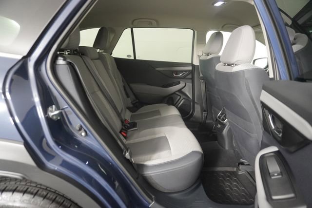 Used 2025 Subaru Outback Premium image 38