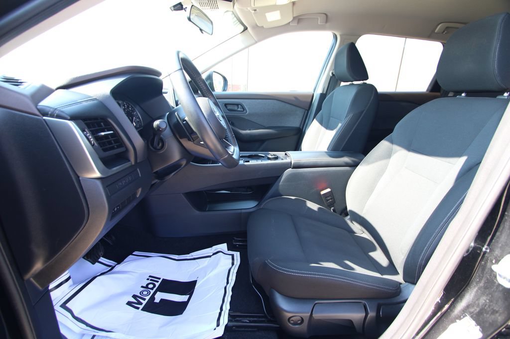 Used 2023 Nissan Rogue S AWD/4WD image 6