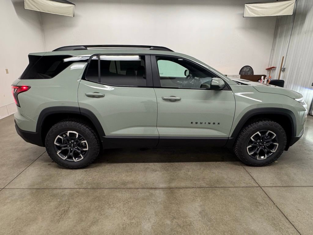 New 2026 Chevrolet Equinox ACTIV image 2
