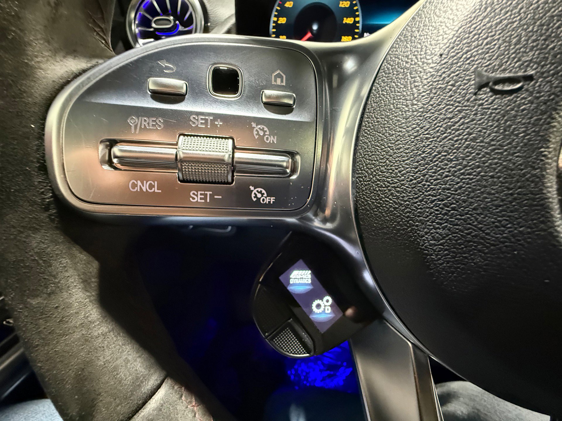 Used 2022 Mercedes-Benz GLA 35 AMG 4MATIC w/ Premium Package Lite image 41