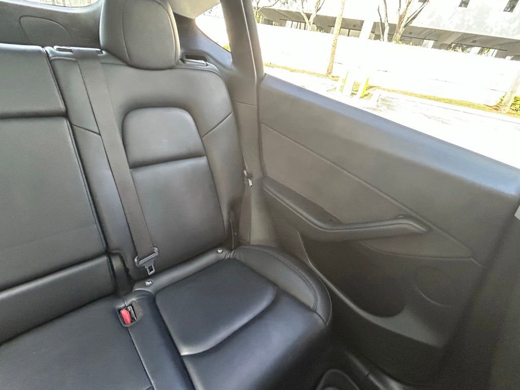 Used 2021 Tesla Model Y Long Range AWD/4WD image 14