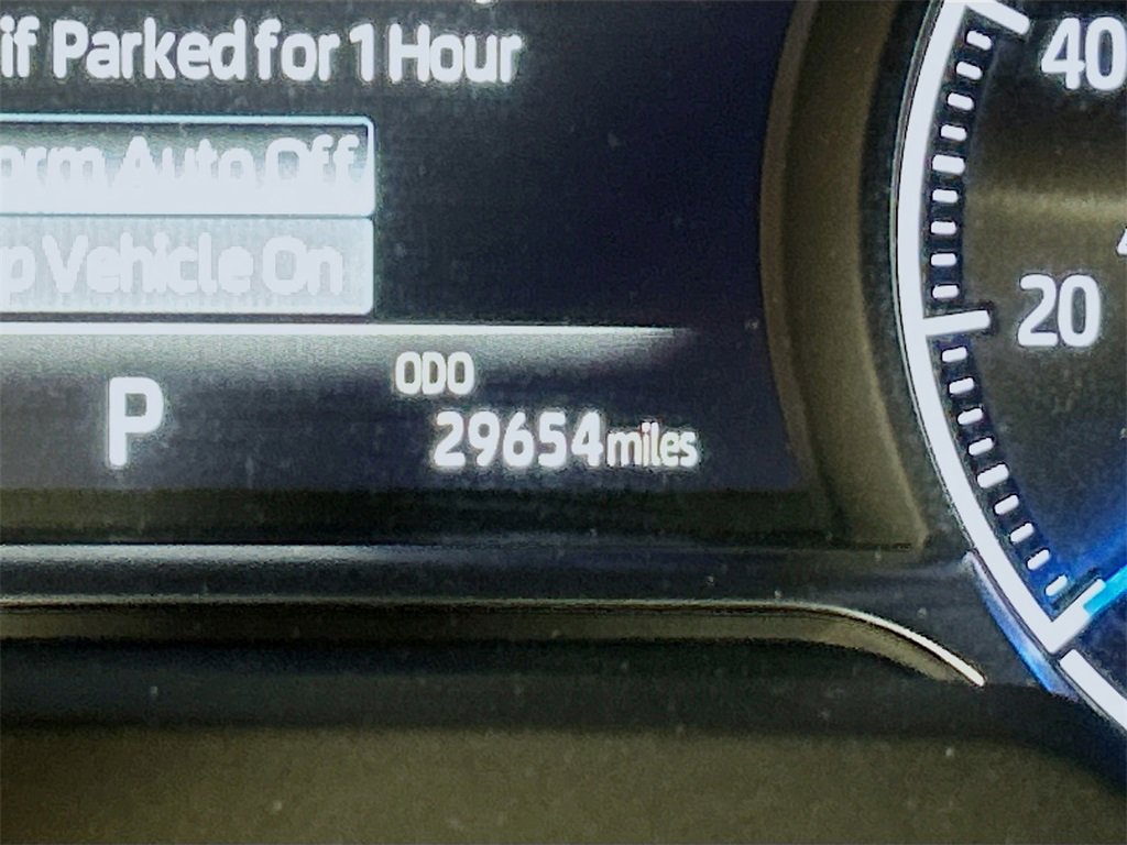 Used 2023 Toyota Venza Nightshade image 10