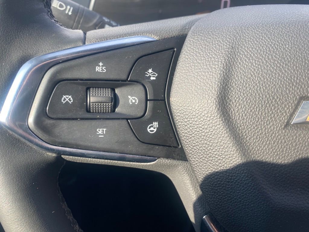 Used 2024 Chevrolet Trax LT w/ Sunroof Package image 9