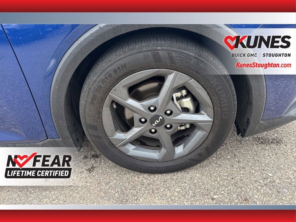 Used 2025 Kia K4 LXS image 15