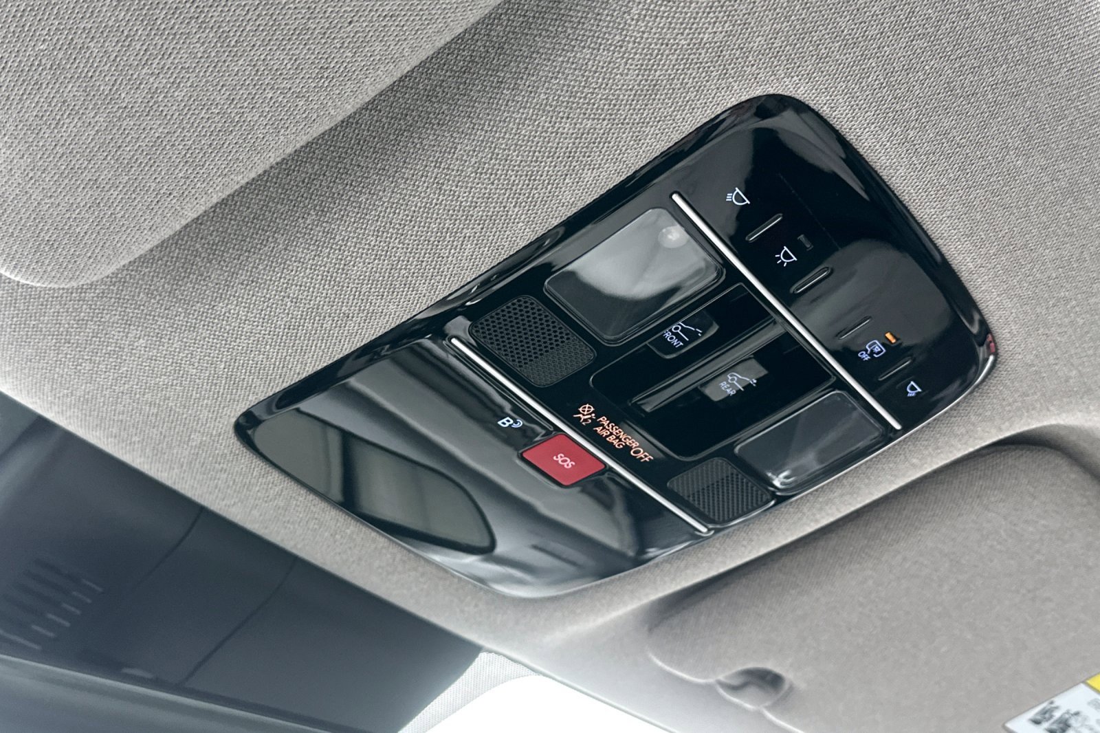 Used 2025 Hyundai Santa Fe Limited image 24