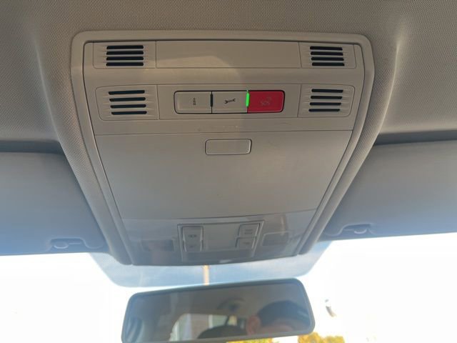 Used 2017 Volkswagen Golf SEL image 23