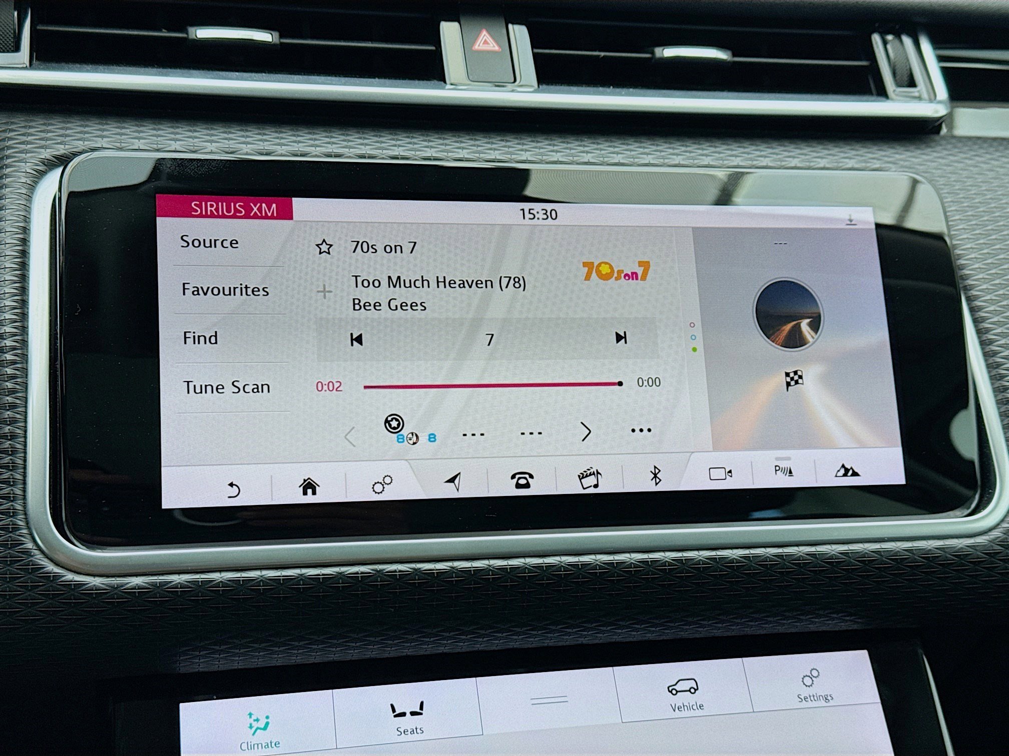 Used 2018 Land Rover Range Rover Velar S image 11