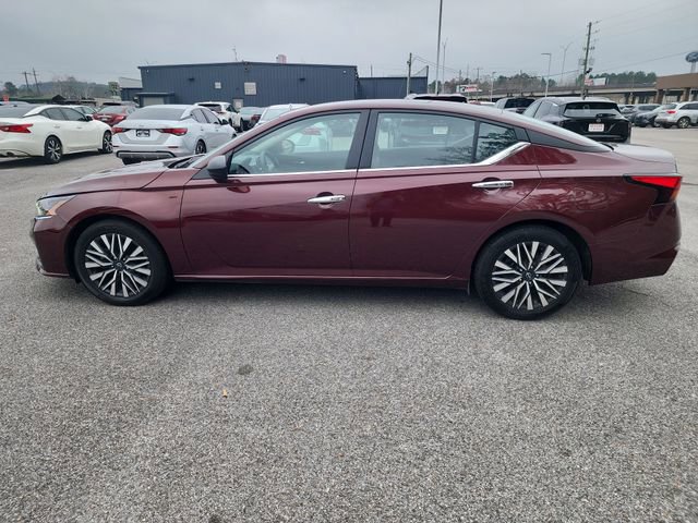 Used 2024 Nissan Altima 2.5 SV image 2
