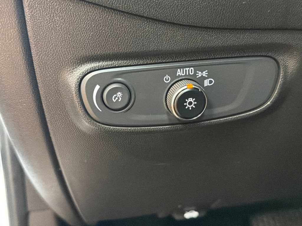 Used 2022 Chevrolet Equinox LT FWD image 22