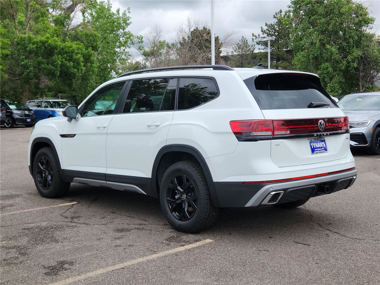New 2025 Volkswagen Atlas Peak Edition SE image 5