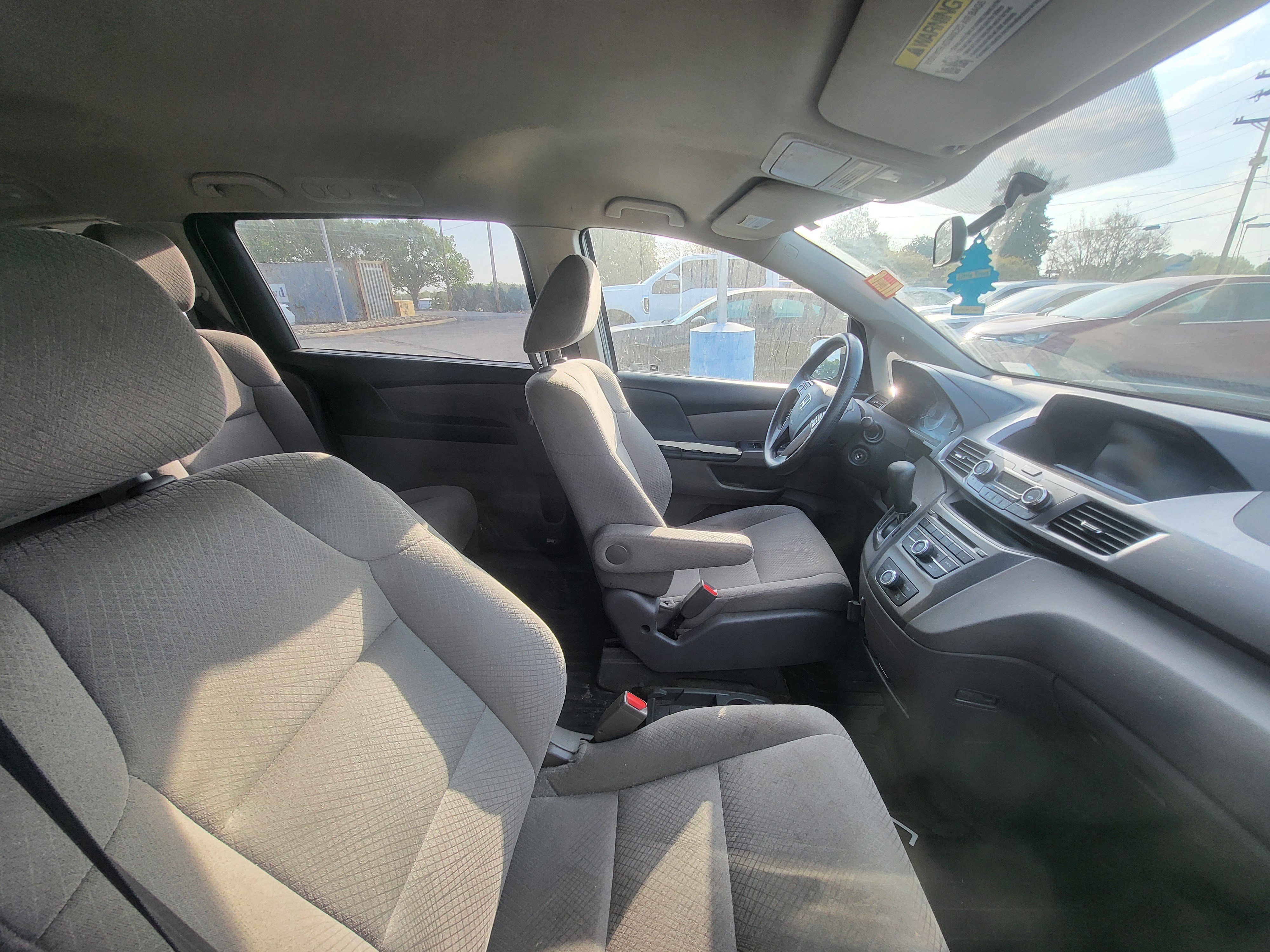 Used 2017 Honda Odyssey LX image 8