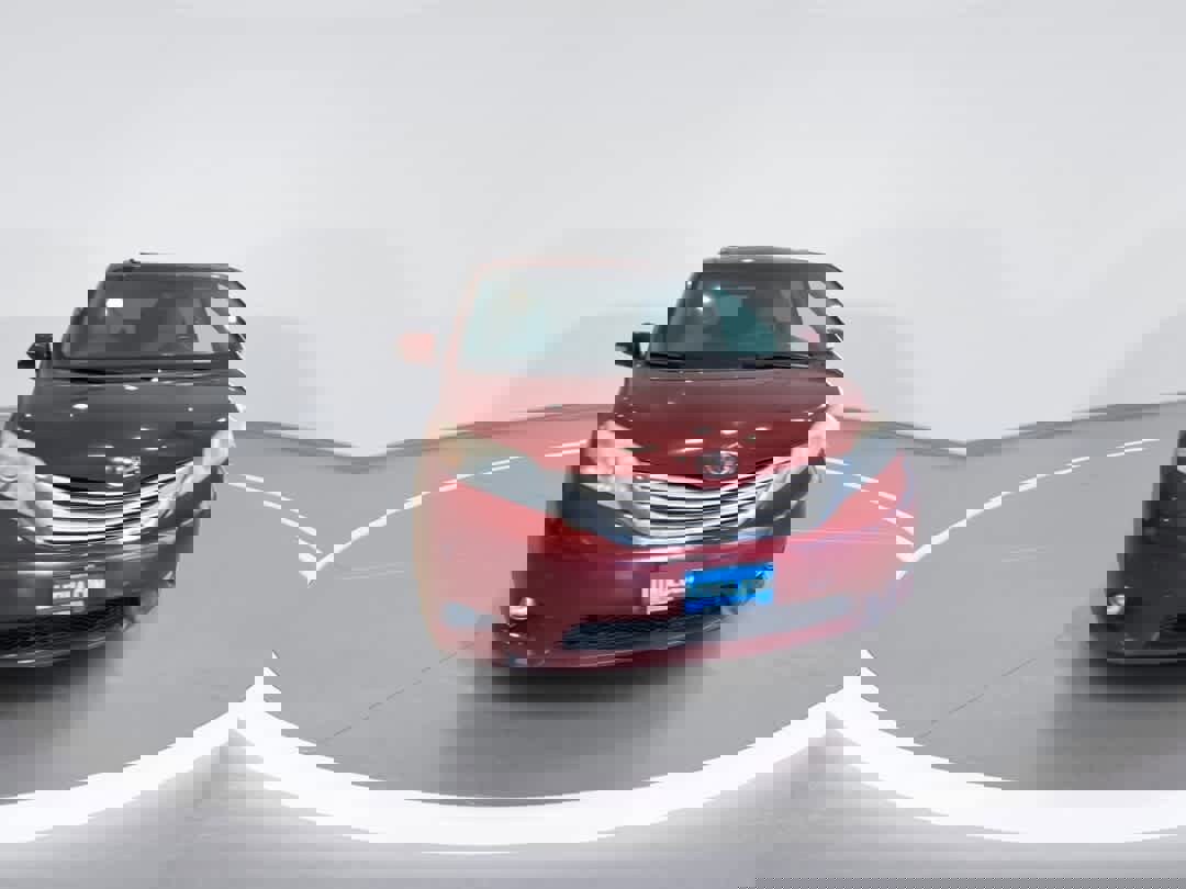 Used 2014 Toyota Sienna Limited image 3