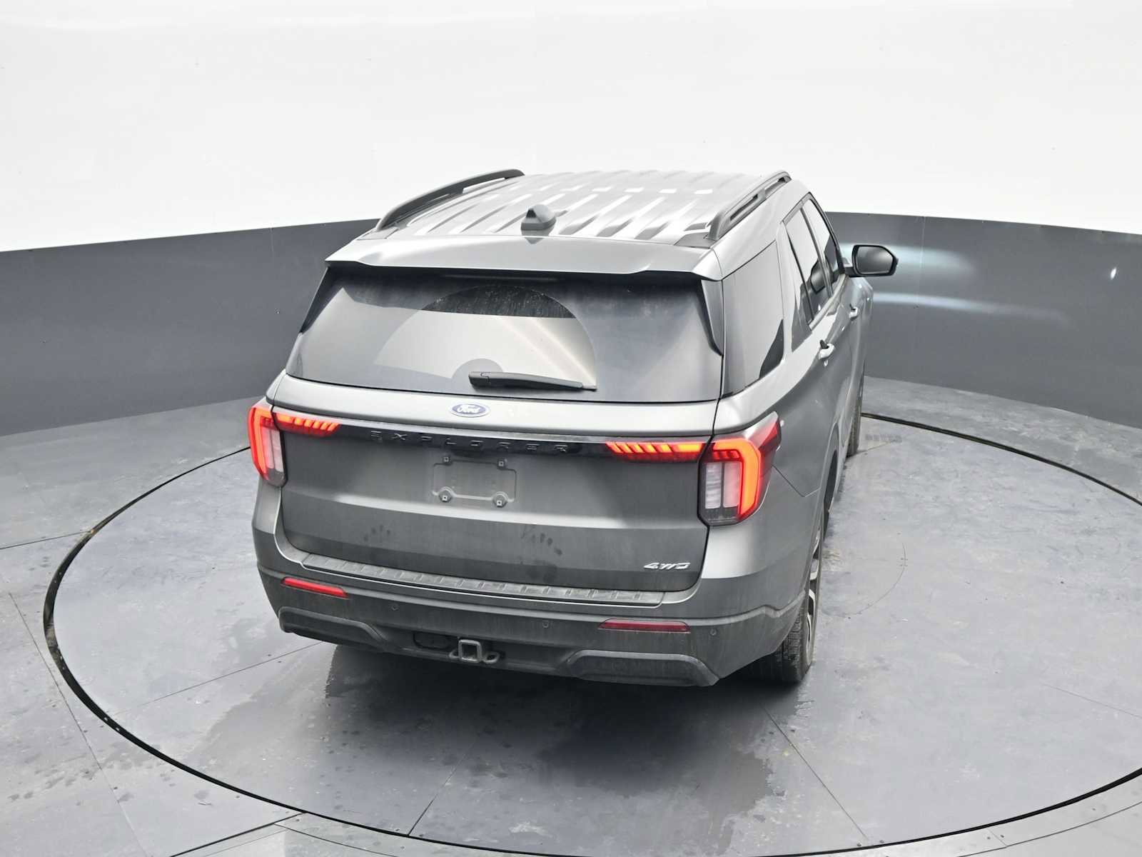 Used 2025 Ford Explorer ST-Line image 31