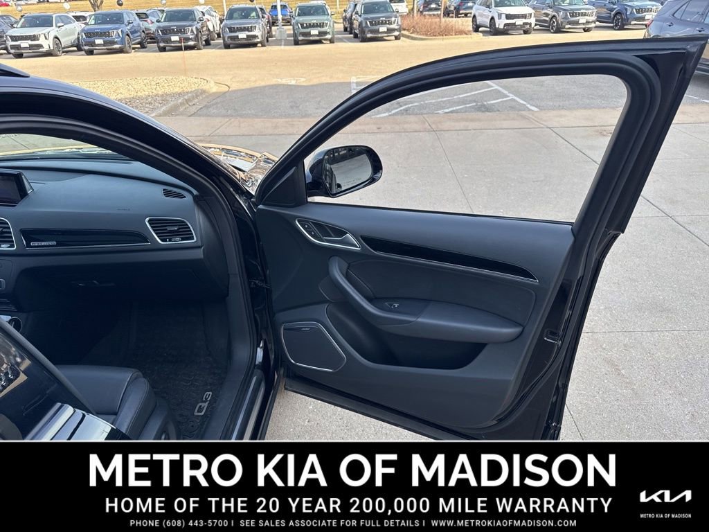 Used 2018 Audi Q3 quattro image 35