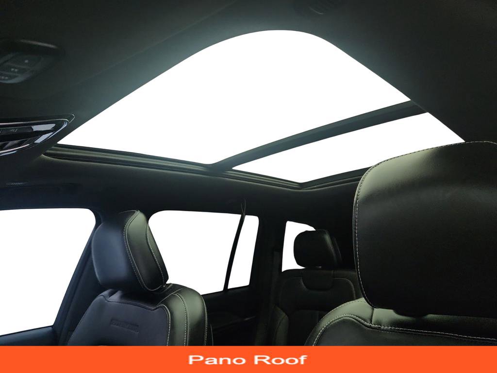 Used 2023 Jeep Grand Cherokee Overland image 12