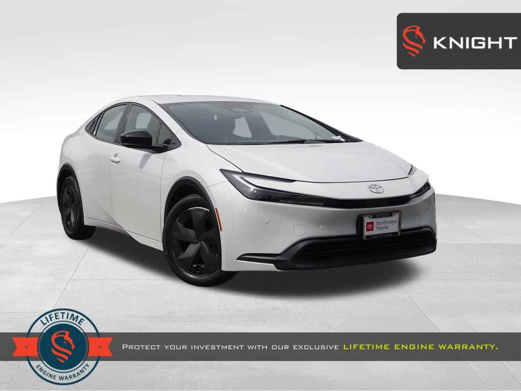 Used 2023 Toyota Prius LE image 1