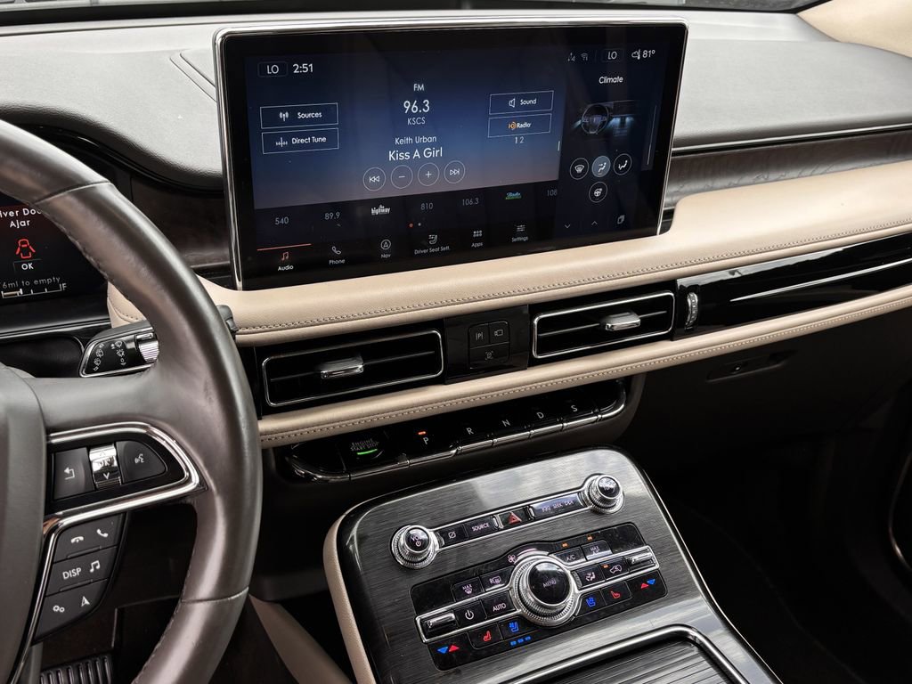 Used 2021 Lincoln Nautilus Reserve image 12