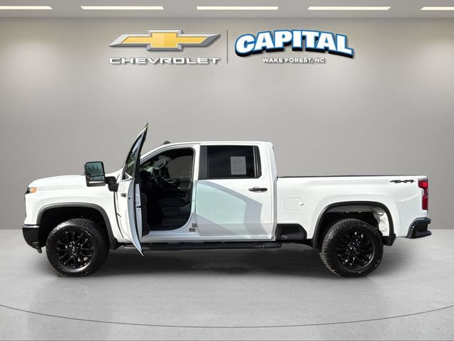 Used 2025 Chevrolet Silverado 2500 Custom w/ Custom Value Package AWD/4WD image 9