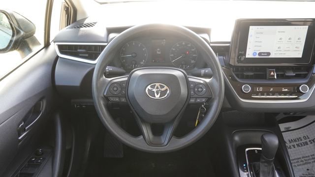 Used 2023 Toyota Corolla LE image 29