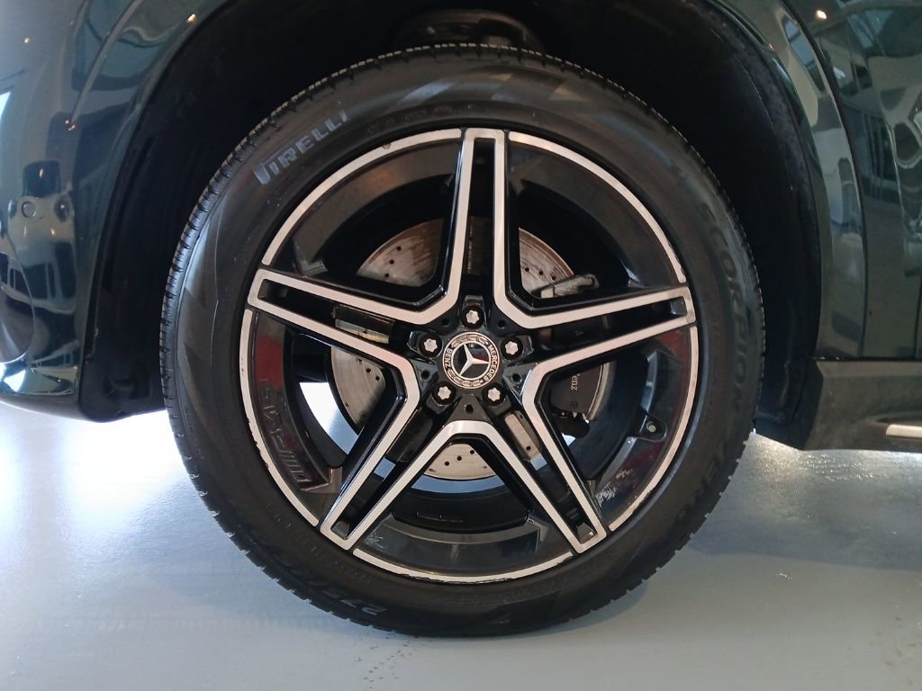 Used 2024 Mercedes-Benz GLS 450 4MATIC image 4