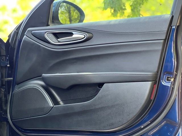 Used 2017 Alfa Romeo Giulia AWD image 20