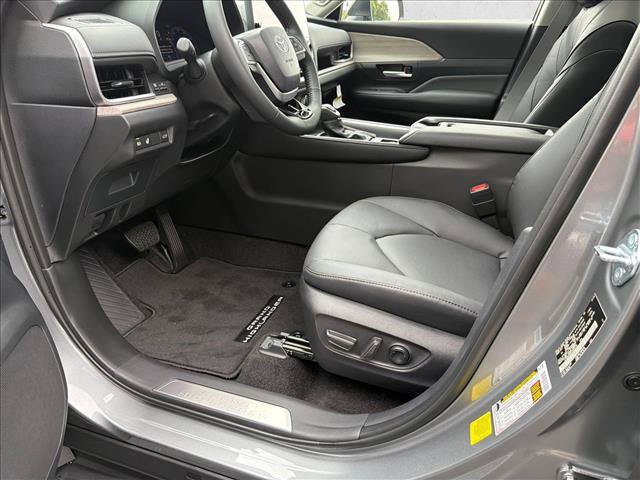 Used 2026 Toyota Grand Highlander FWD image 9