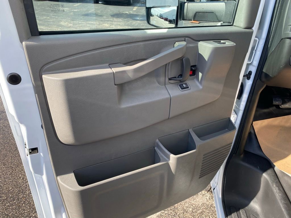 New 2025 Chevrolet Express 3500 w/ Power Convenience Package image 8