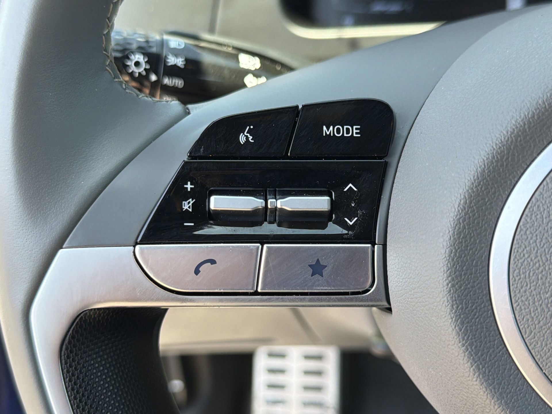 Used 2025 Hyundai Elantra Sport image 14