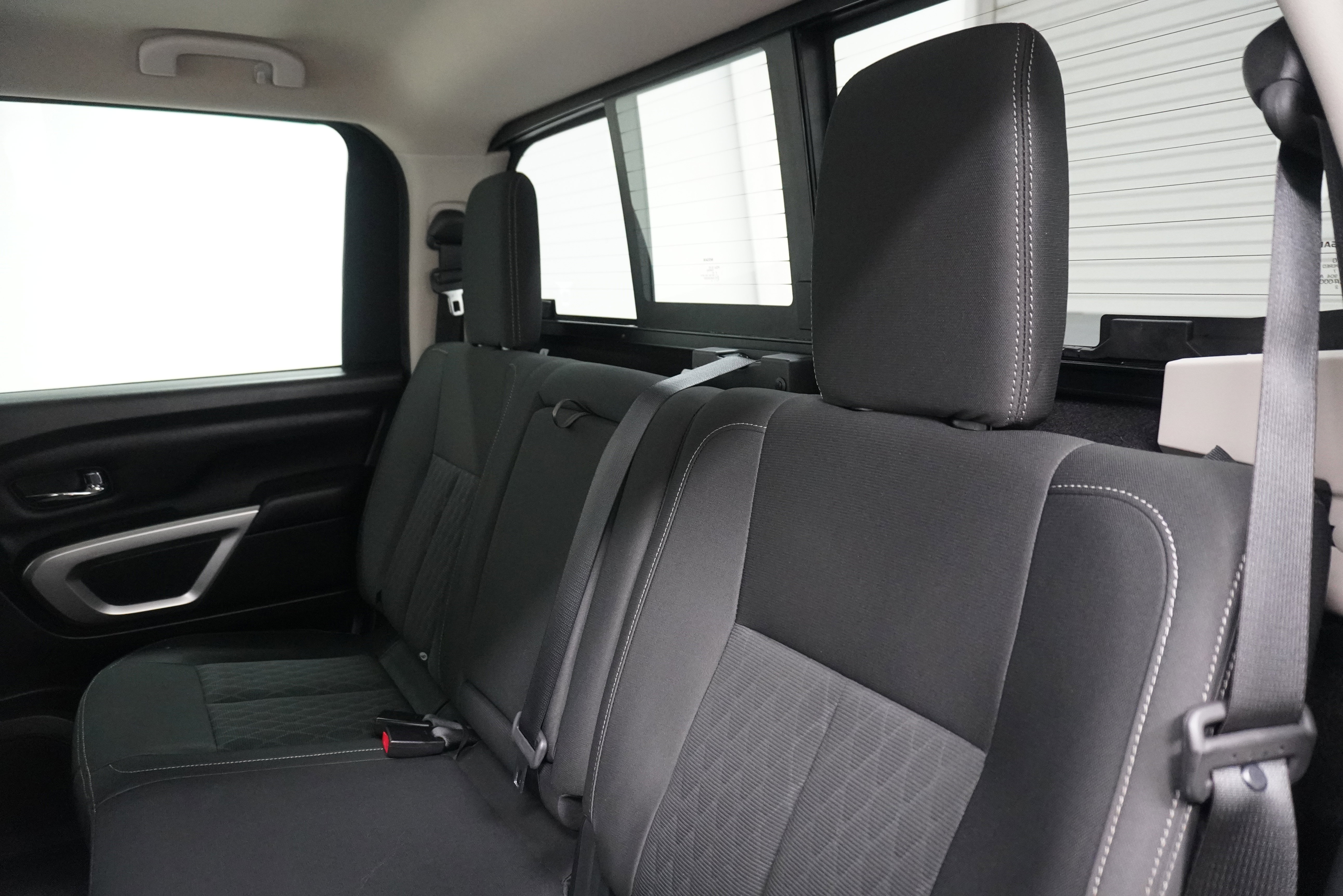 Used 2017 Nissan Titan SV RWD image 14