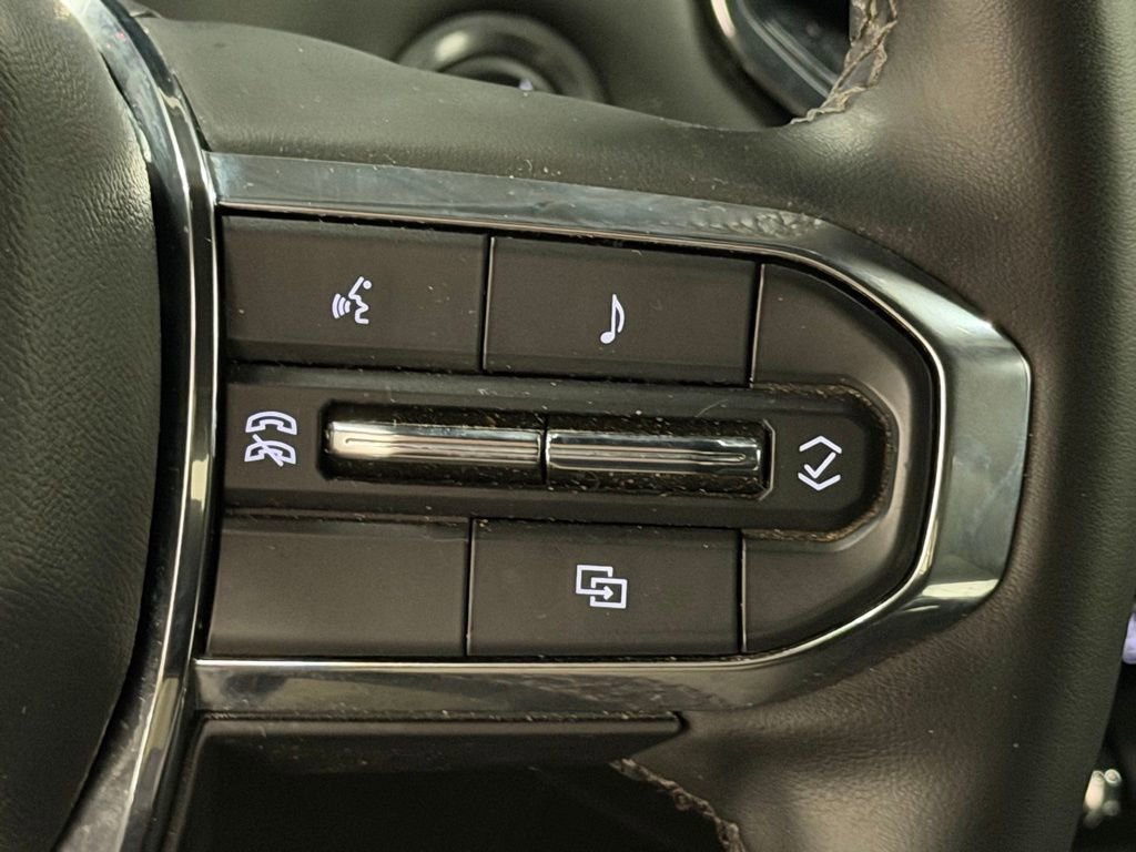 Certified 2024 GMC Canyon Elevation image 27