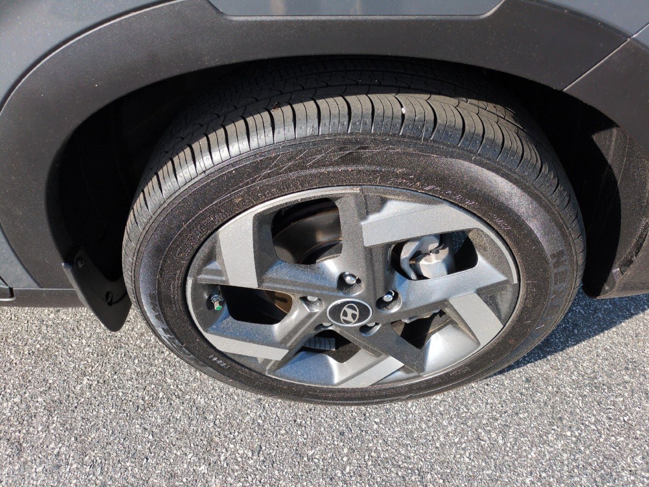 Used 2023 Hyundai Venue Limited w/ Cargo Package FWD image 10