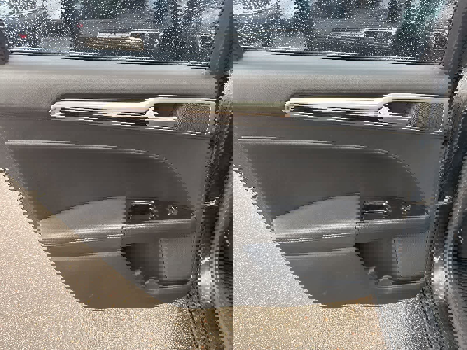 Used 2015 Ford Fusion SE w/ Equipment Group 202A image 17