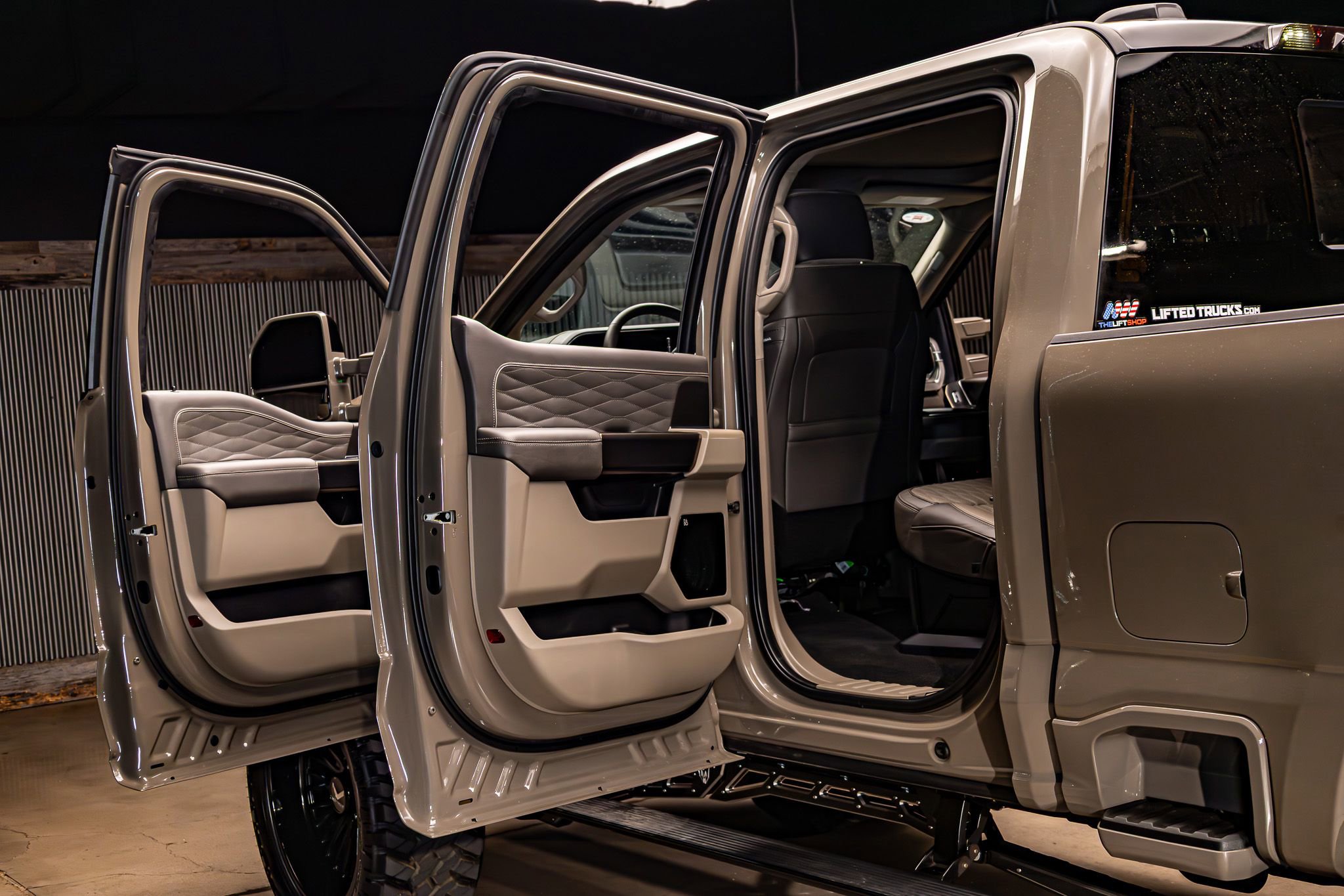 Used 2026 Ford F350 Platinum w/ Platinum Plus Package image 29