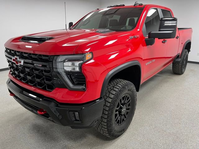 Used 2024 Chevrolet Silverado 2500 ZR2 w/ Technology Package image 4