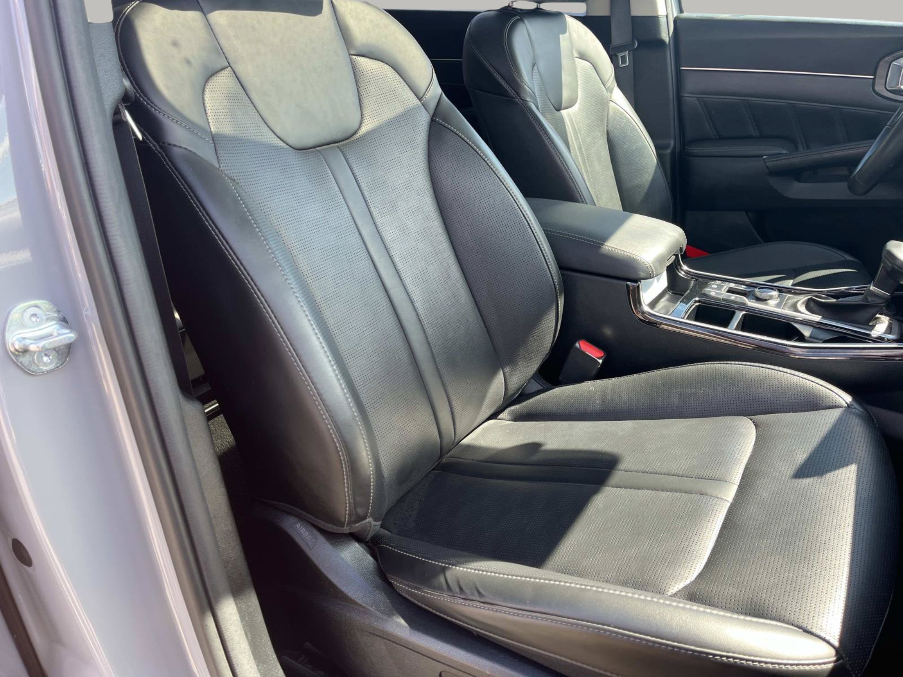 Used 2025 Kia Sorento SX AWD/4WD image 29