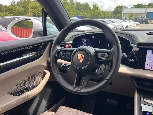 Used 2025 Porsche Macan Electric w/ Premium Package RWD image 19