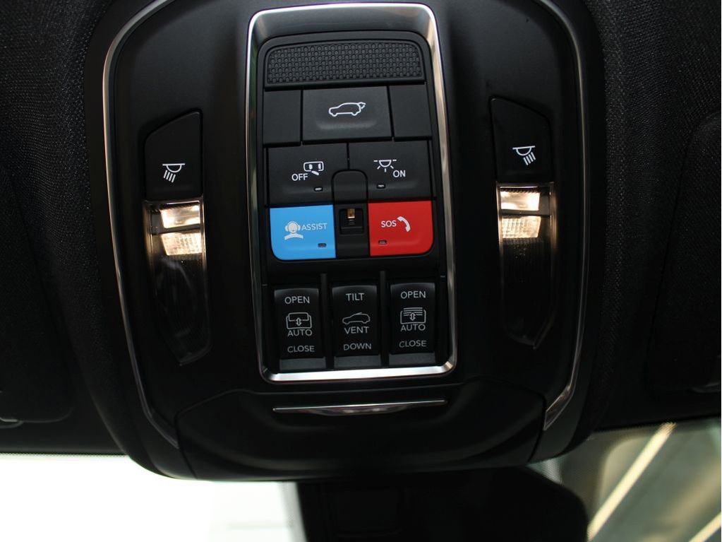 New 2025 Jeep Grand Cherokee Limited w/ Luxury Tech Group II image 21