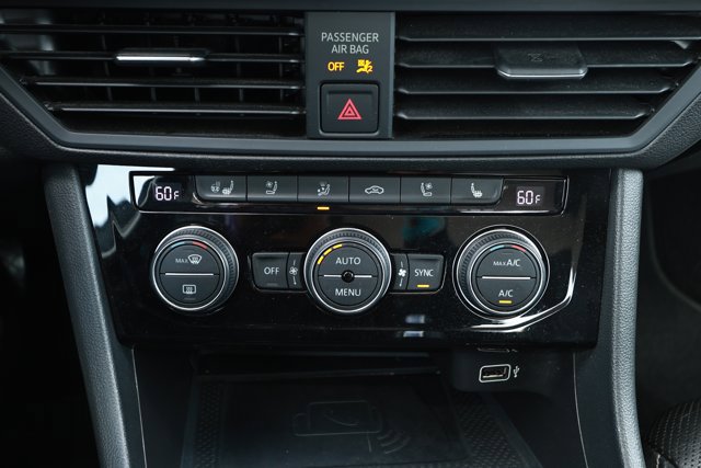 Used 2020 Volkswagen Jetta SEL Premium FWD image 18